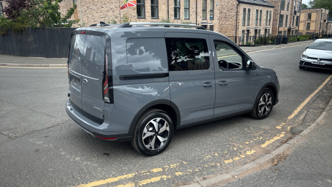 Ford Transit Connect 240 L1 Petrol 1.5 EcoBoost PHEV 150 Active FlexCab Van Auto - Image 29
